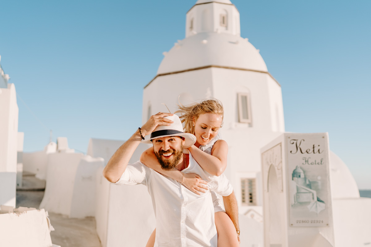 Couple photoshoot in Fira town by Phosart